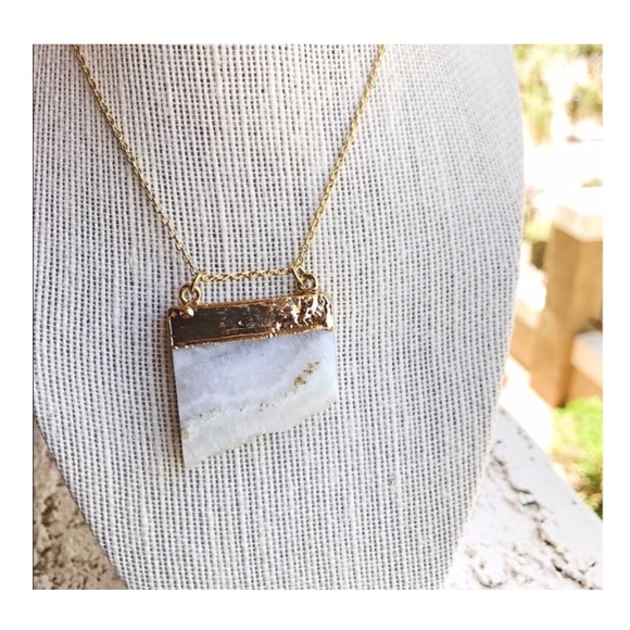 LAST ONE! White quartz stone pendant necklace - Picture 1 of 7